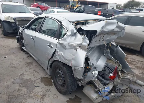 2015 Nissan Altima 2.5/2.5 S/2.5 Sl/2.5 Sv z USA, uszkodzony, nr VIN 1N4AL3AP2FN383868